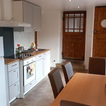 Joli Appartement Les Archers Montpeyroux (Puy-de-Dome) Exterior foto