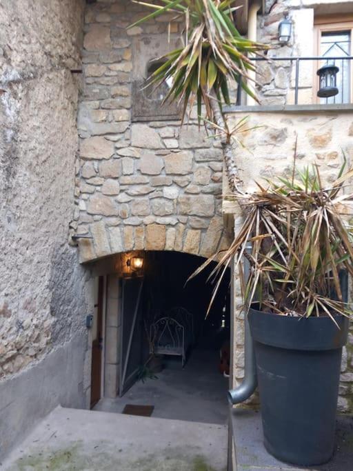 Joli Appartement Les Archers Montpeyroux (Puy-de-Dome) Exterior foto