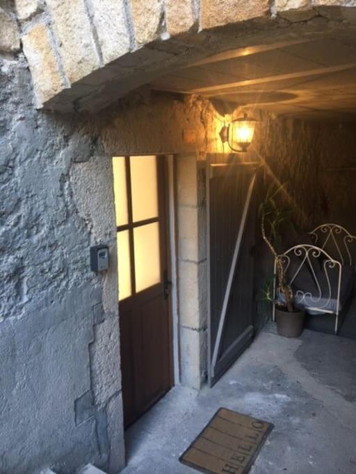 Joli Appartement Les Archers Montpeyroux (Puy-de-Dome) Exterior foto